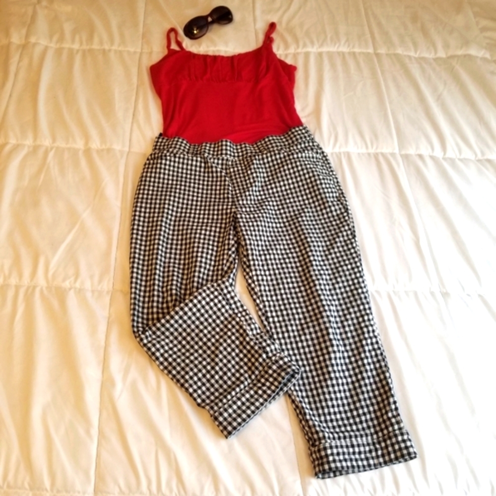 Topvalu Black & White Gingham Check Capris